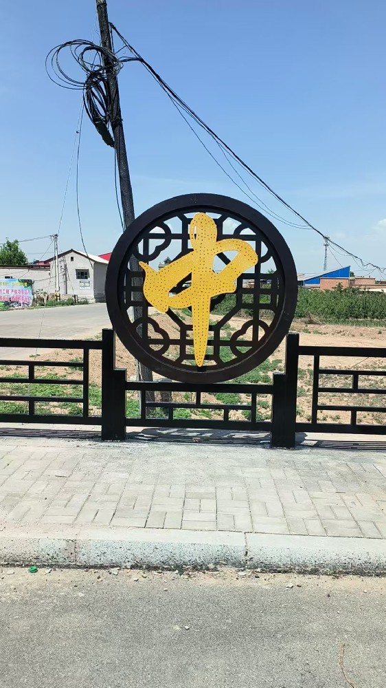 鐵藝新顏，持久守護(hù)：揭秘適合噴涂鐵的醇酸磁漆魅力
