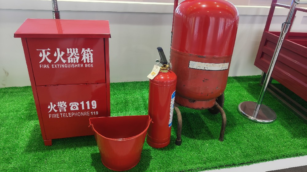 守護(hù)安全防線，晨虹醇酸專用汽車漆為公安消防設(shè)備添彩